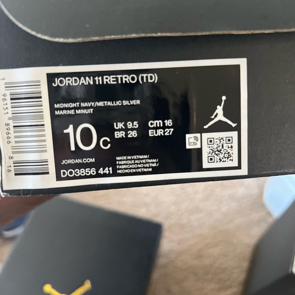 Jordan 11 - Picture 2 of 4